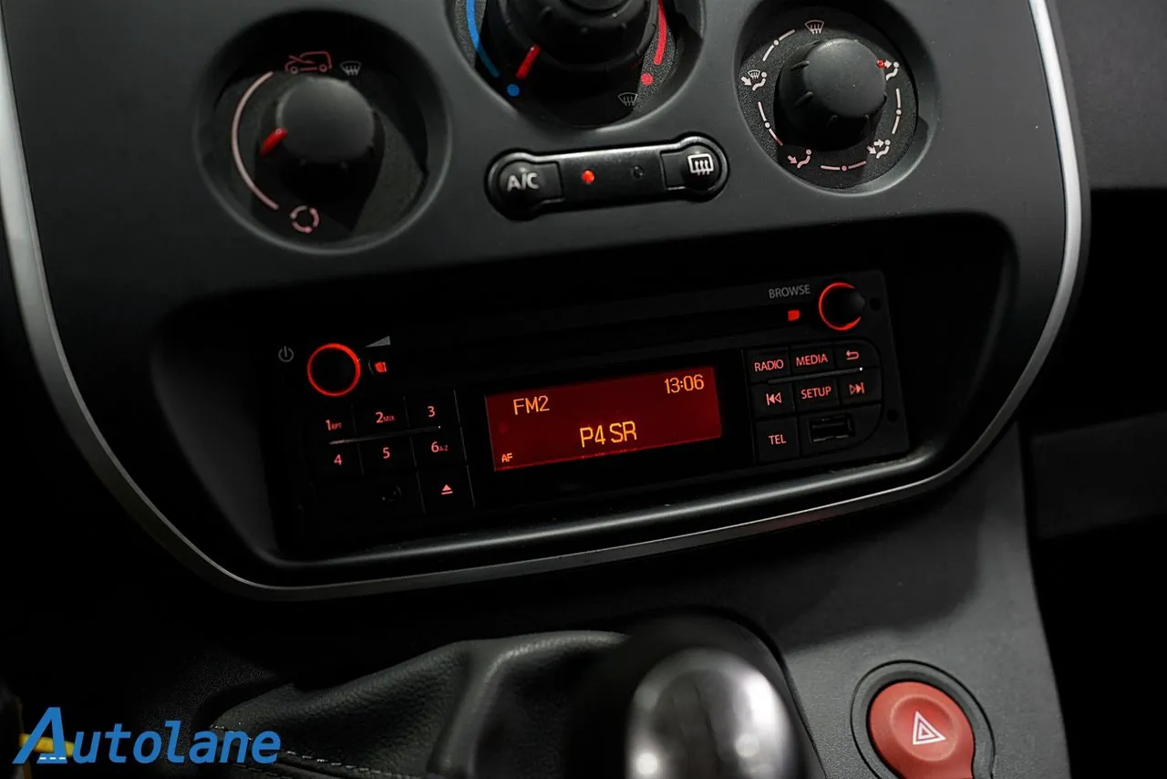 Vehicle image 29