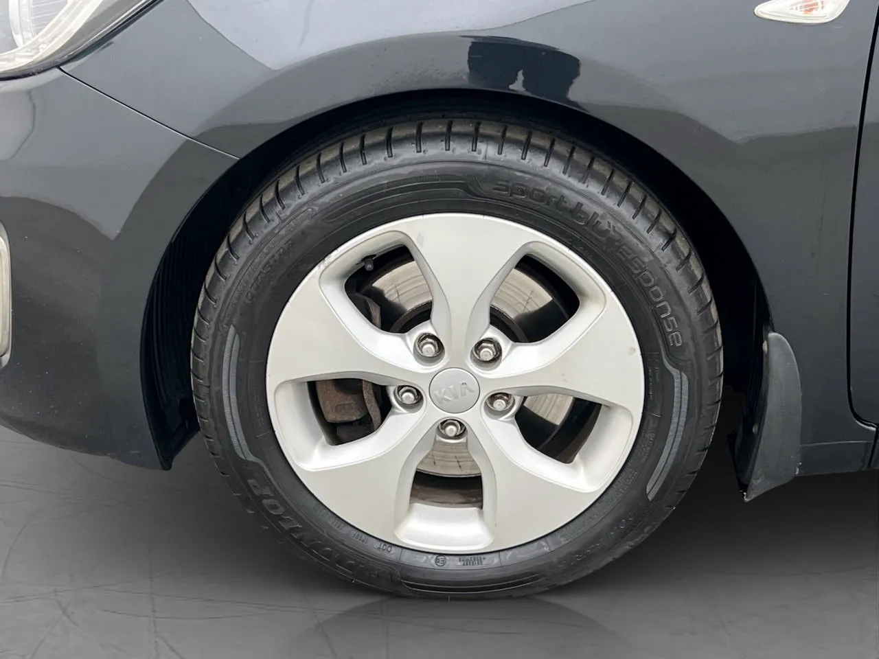 Vehicle image 23