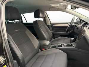 Volkswagen Passat bild 12