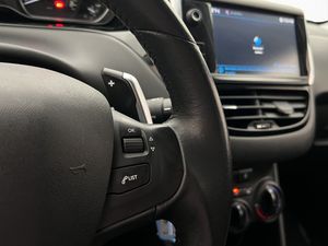 Peugeot 208 bild 18