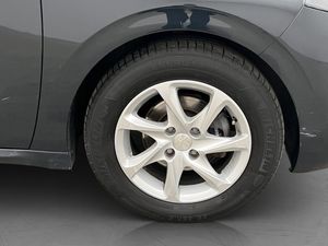 Peugeot 208 bild 27