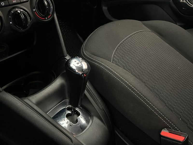 Peugeot 208 bild 21