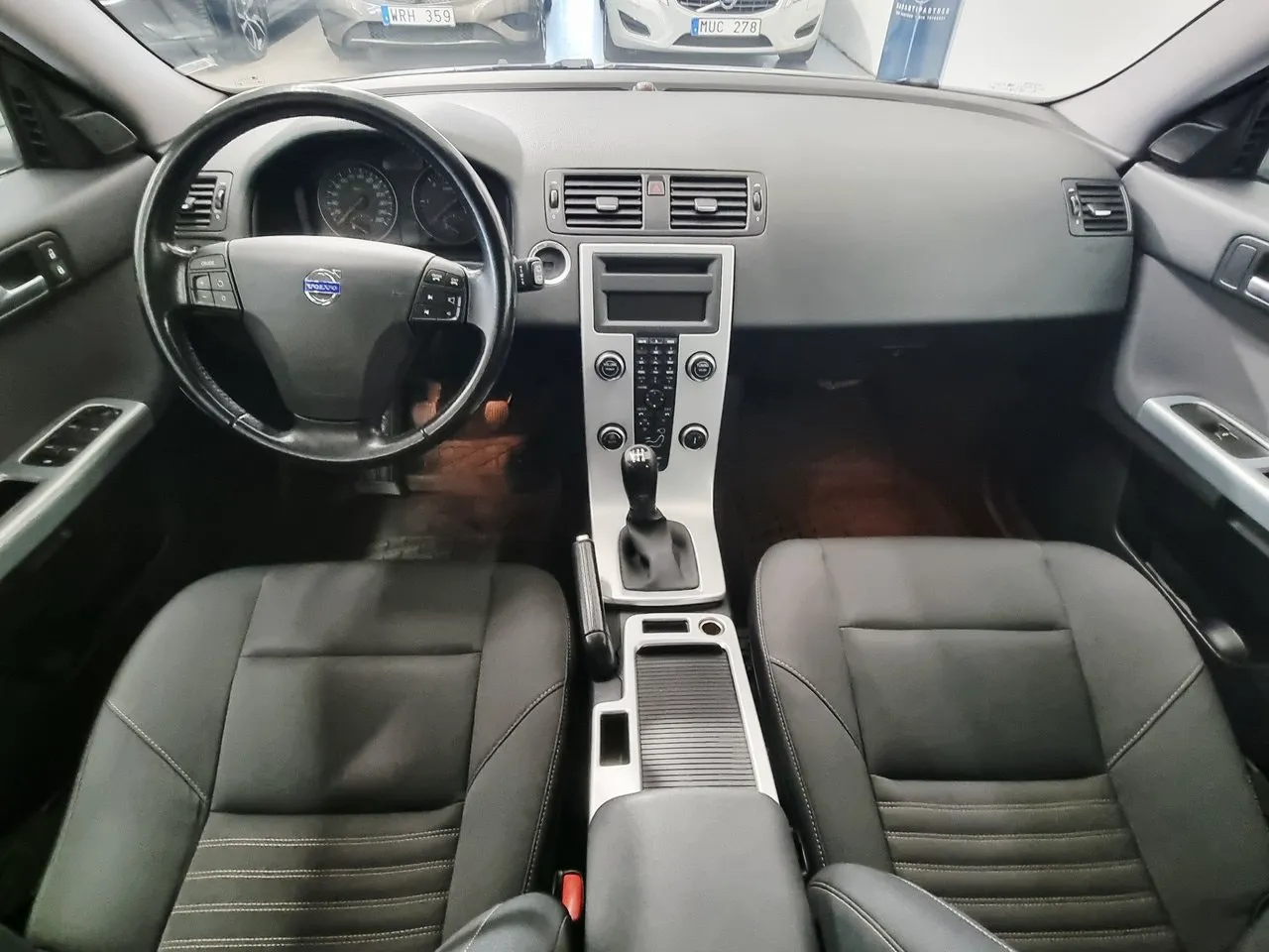 Vehicle image 11