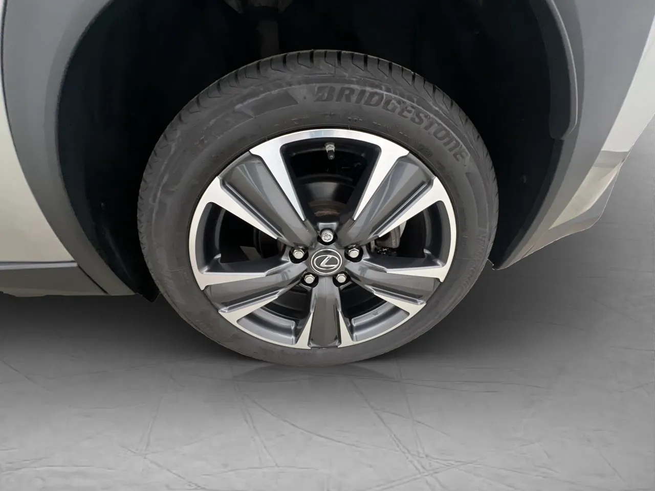 Vehicle image 30