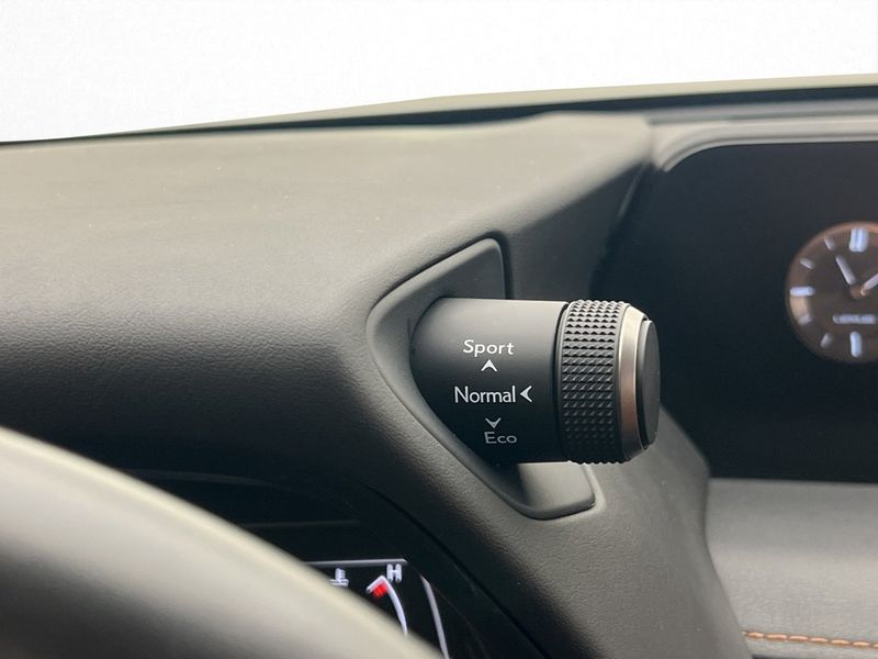 Lexus UX bild 28