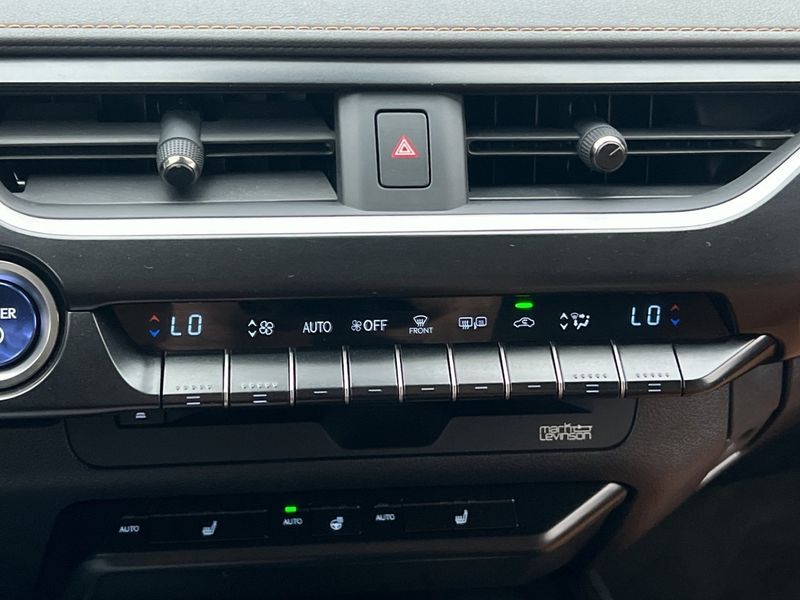 Lexus UX bild 20
