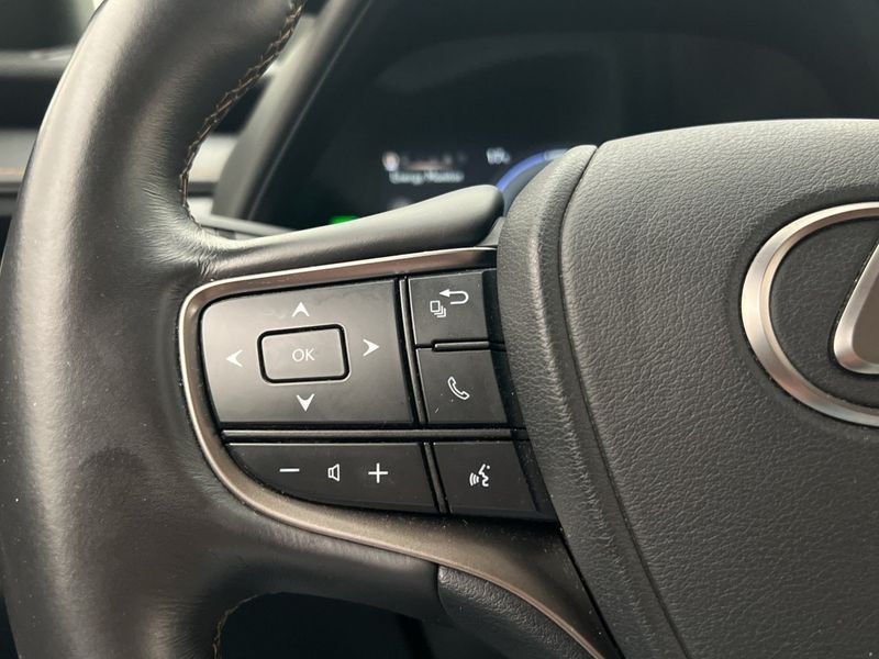 Lexus UX bild 23