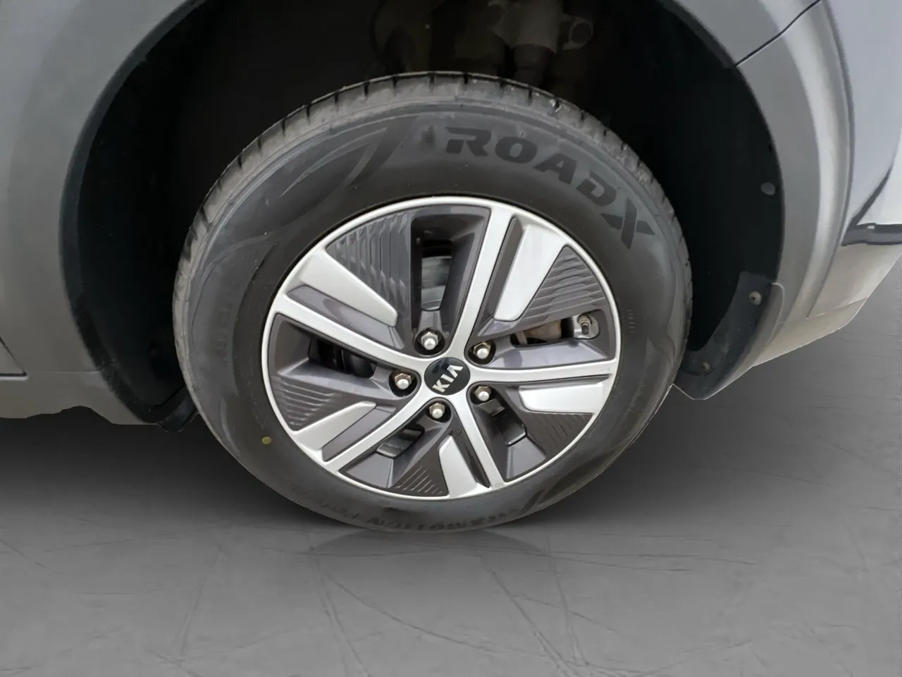 Vehicle image 25