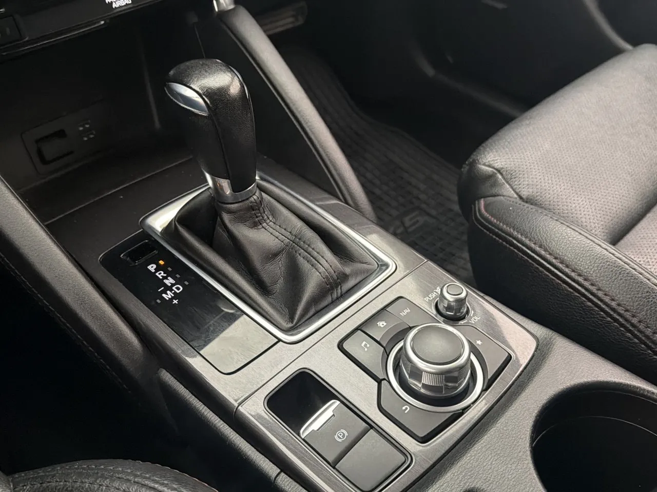 Vehicle image 19