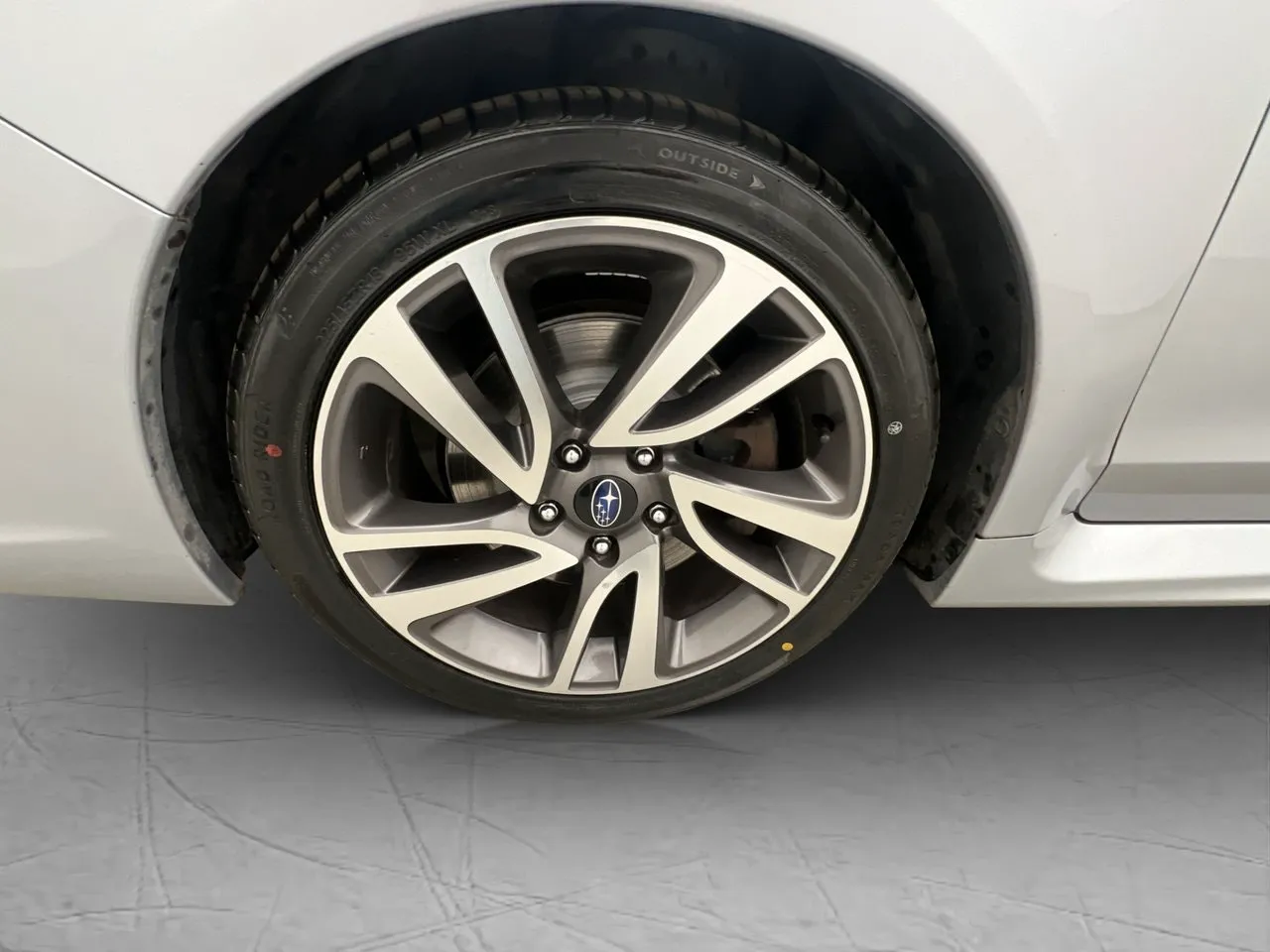 Vehicle image 32
