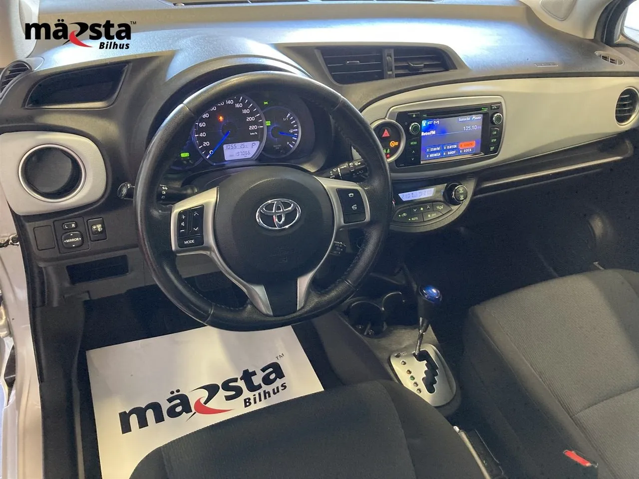 Vehicle image 12