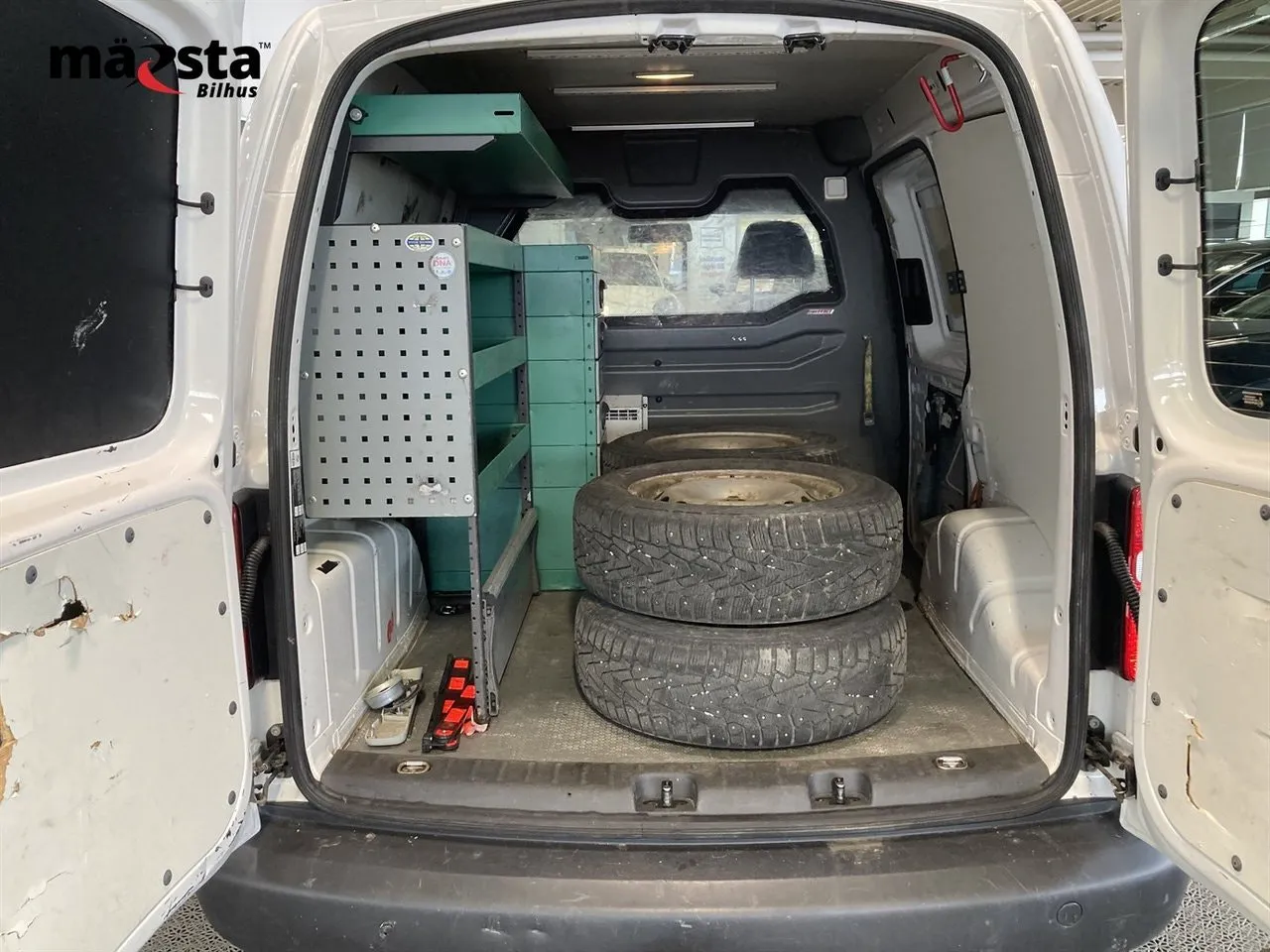 Vehicle image 10