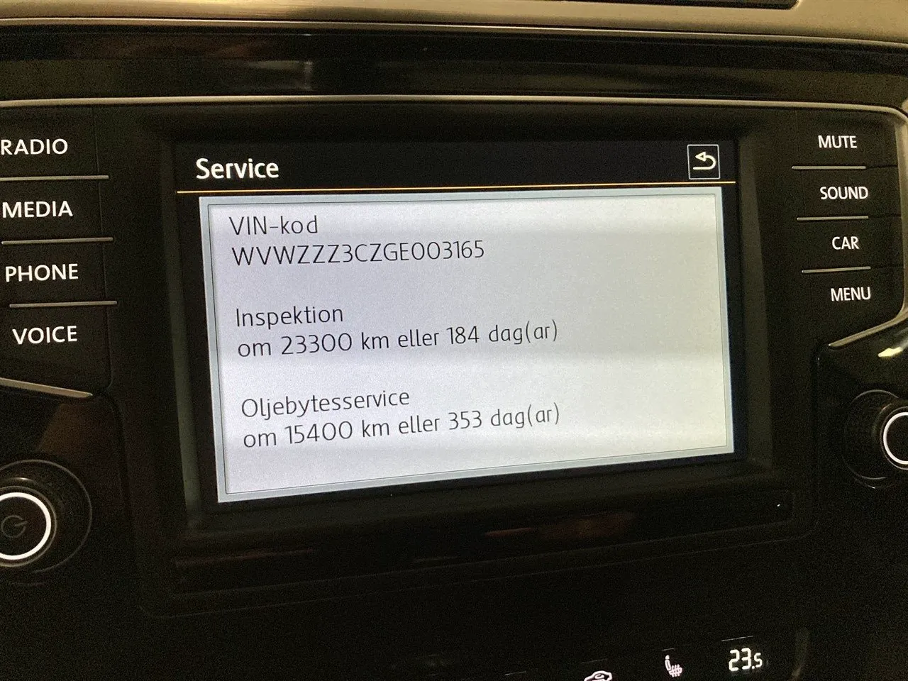 Vehicle image 18