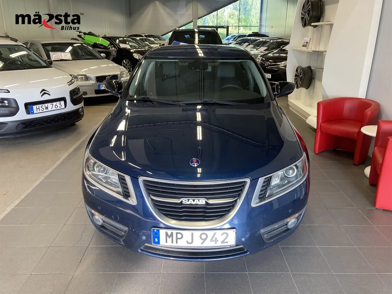 Vehicle image 5