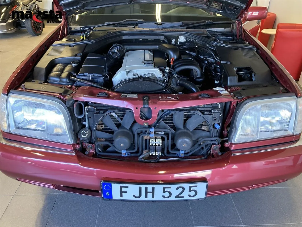 Vehicle image 19