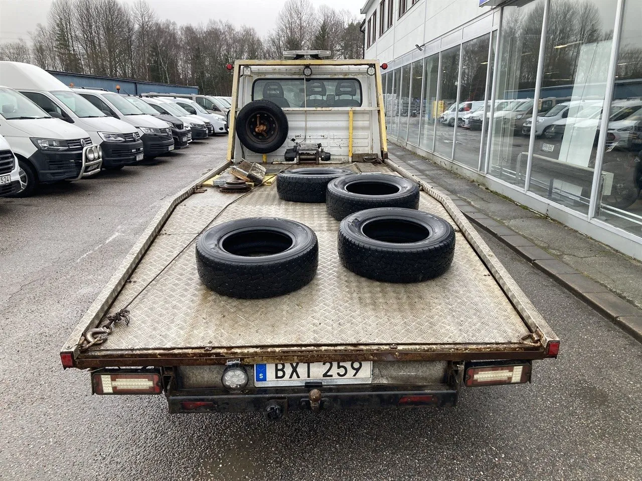 Vehicle image 5