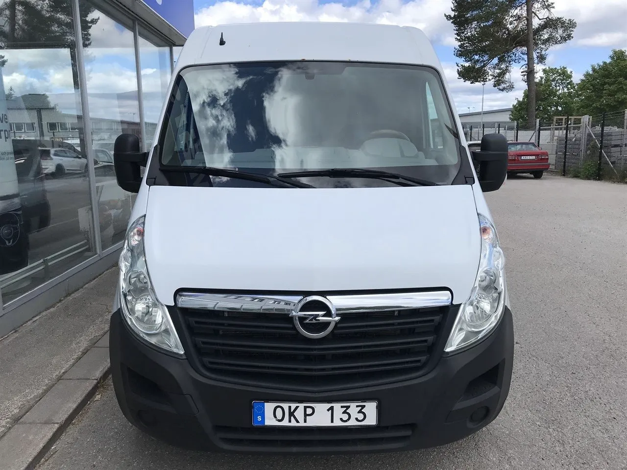 Vehicle image 5