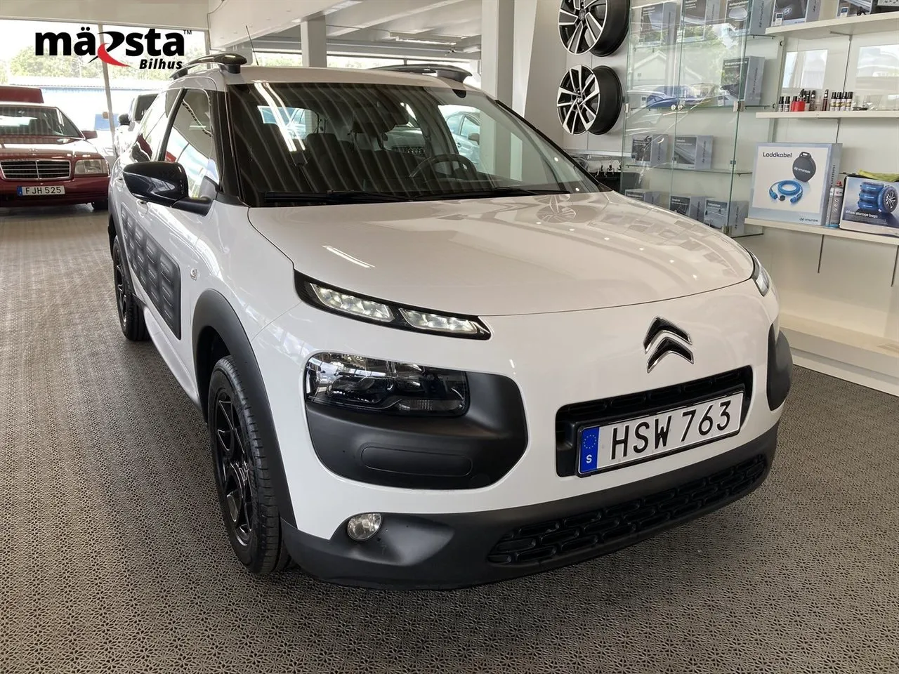 Vehicle image 1