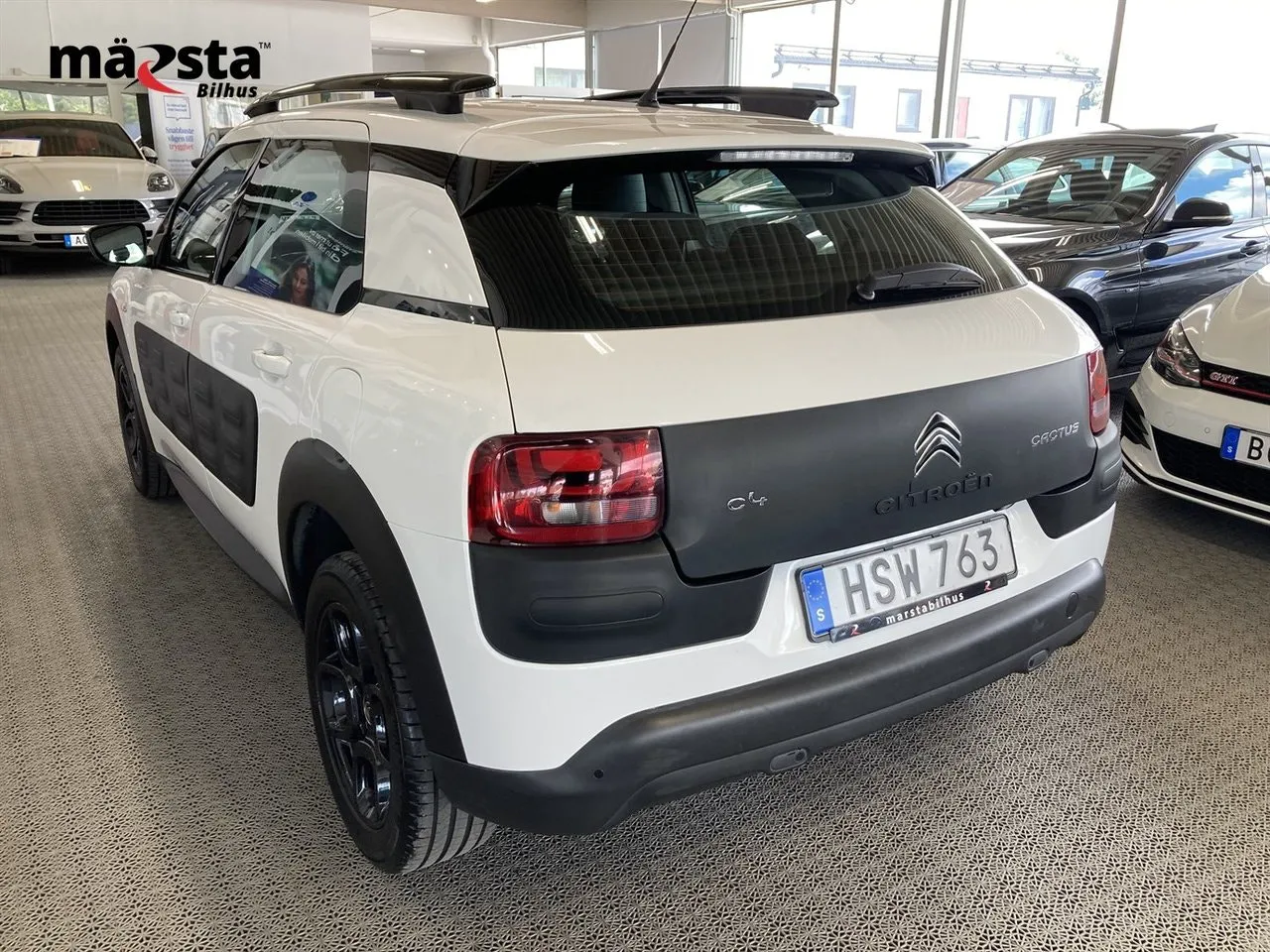 Vehicle image 3