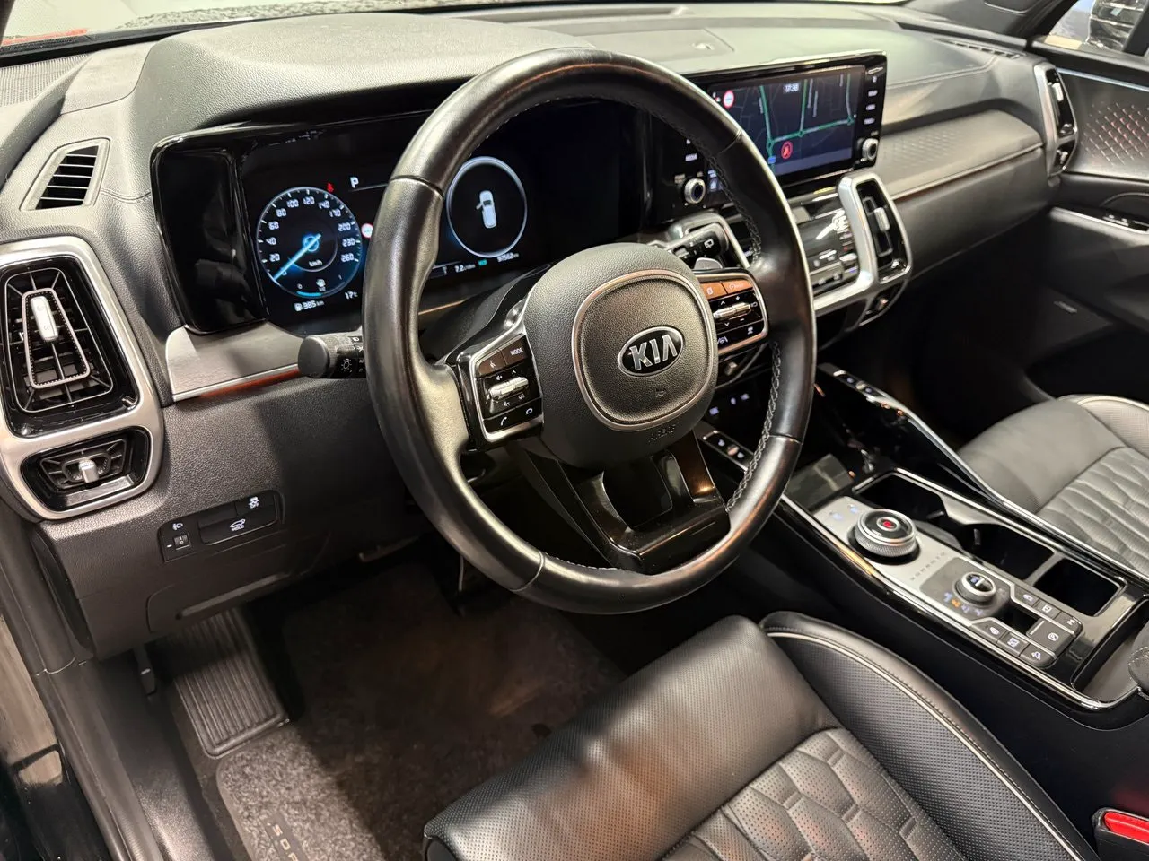 Vehicle image 16