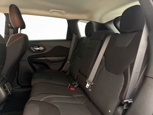 Jeep Cherokee bild 26