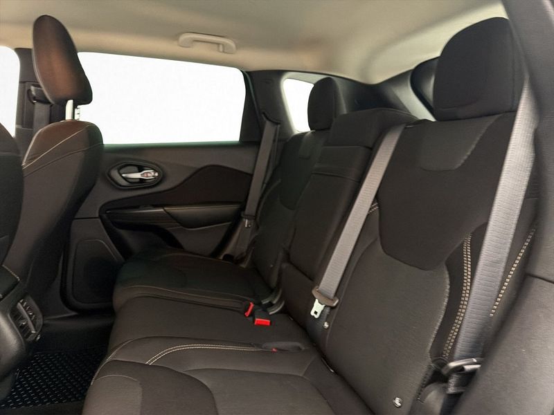 Jeep Cherokee bild 26