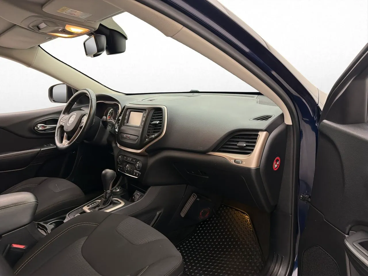 Vehicle image 23