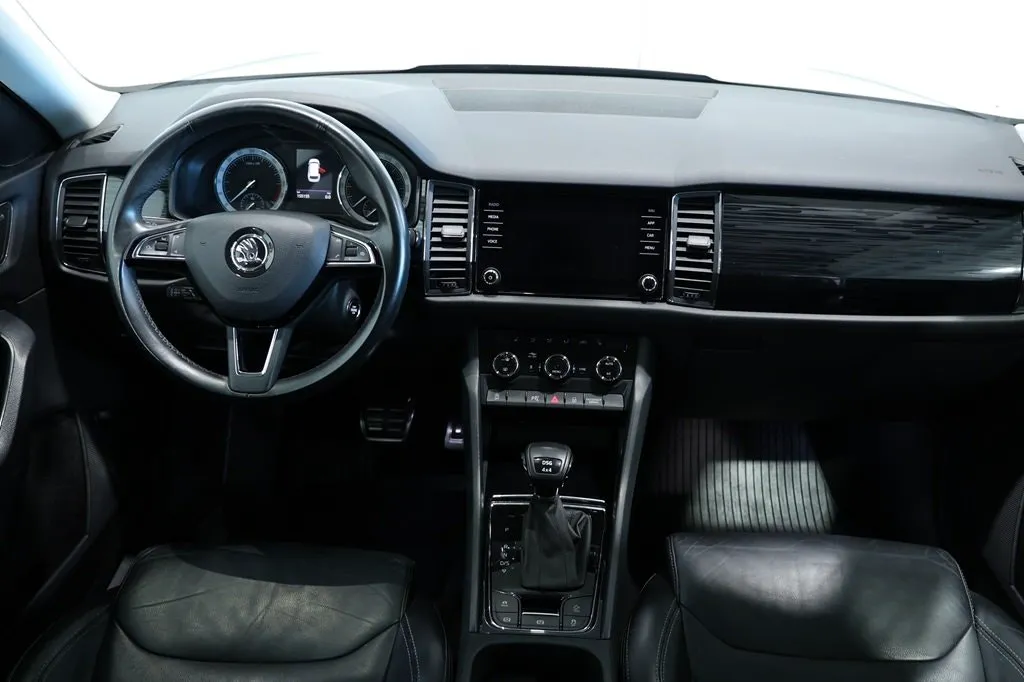 Vehicle image 18