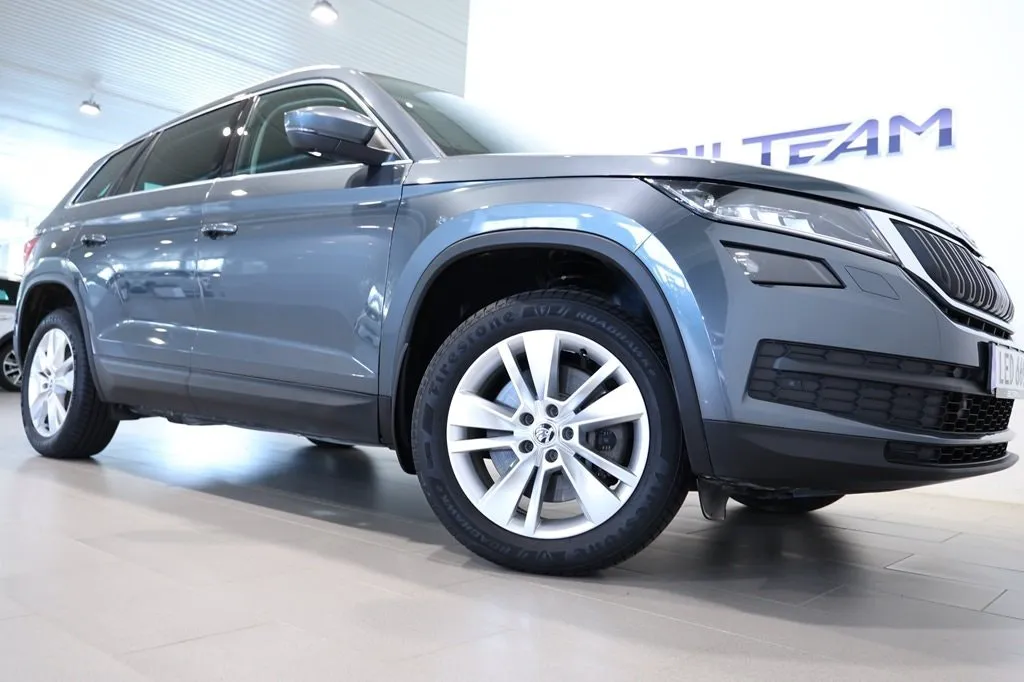 Vehicle image 21