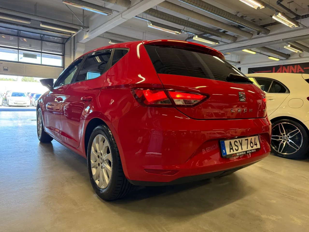 Vehicle image 7