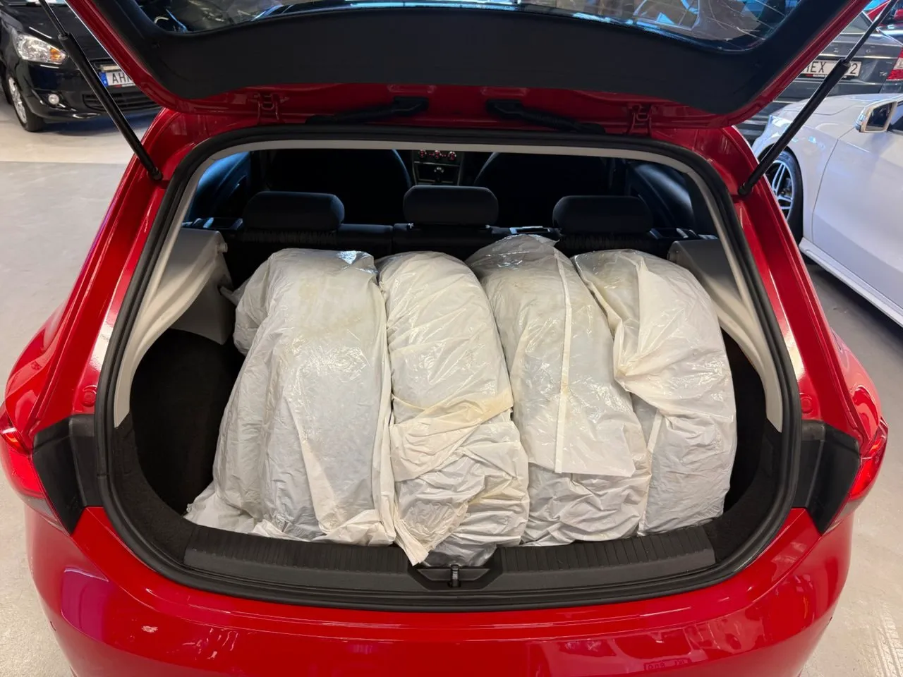 Vehicle image 25