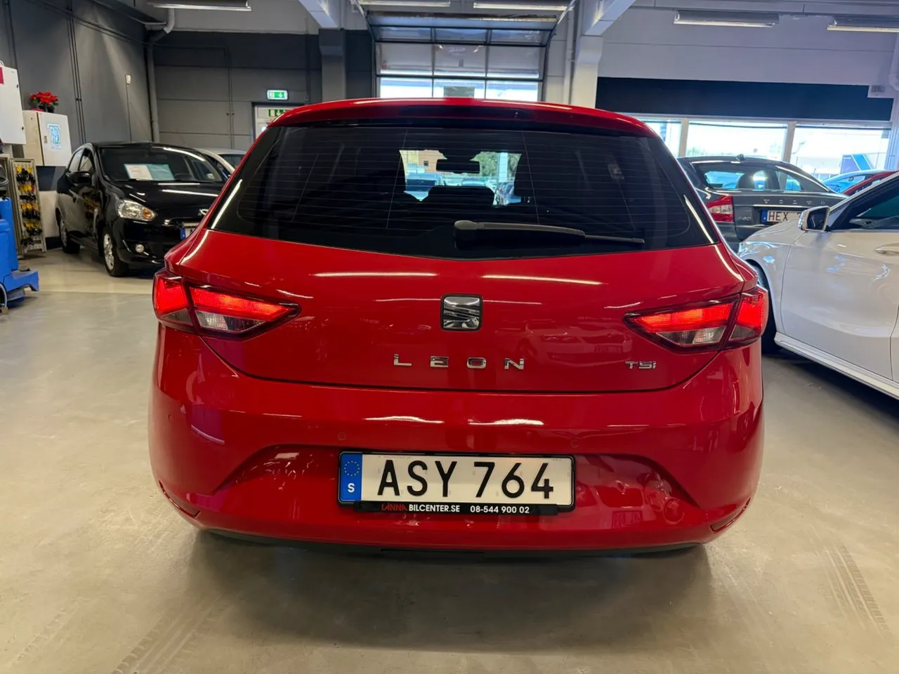 Vehicle image 8