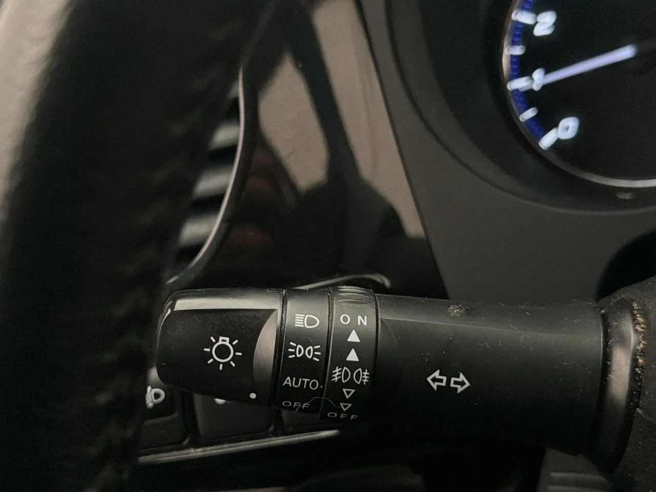 Vehicle image 27