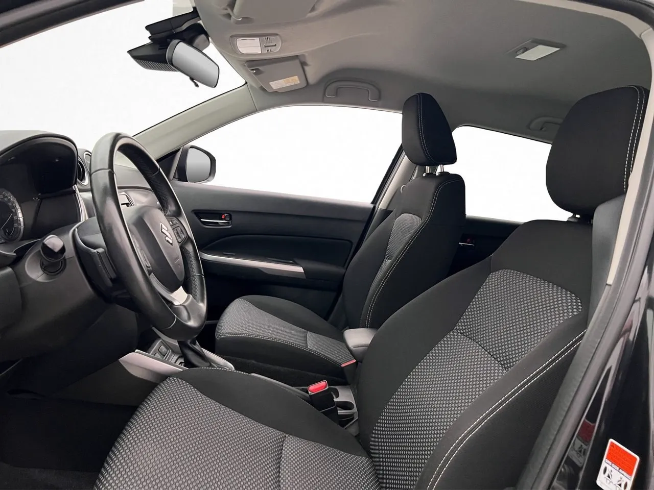 Vehicle image 10