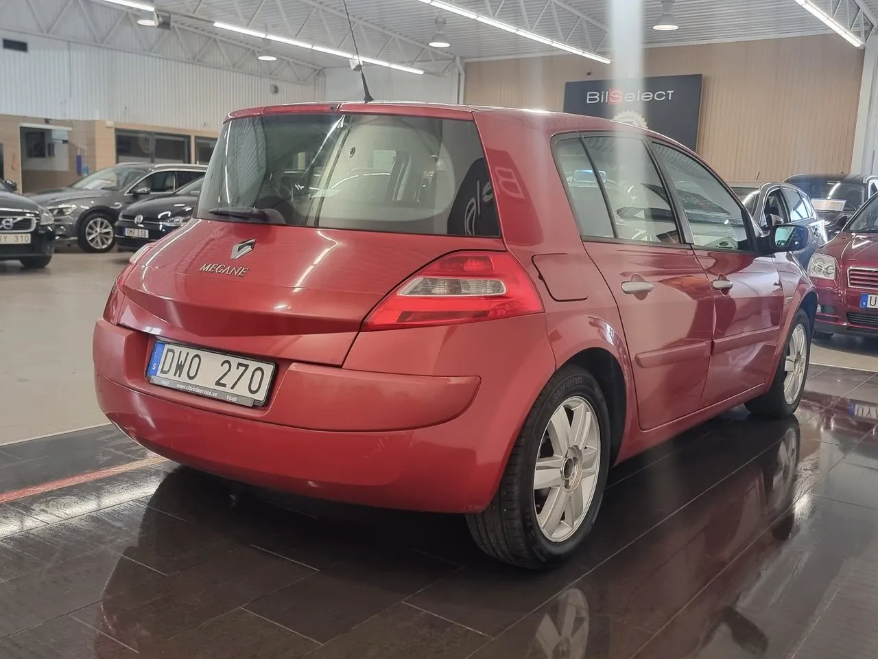 Vehicle image 12
