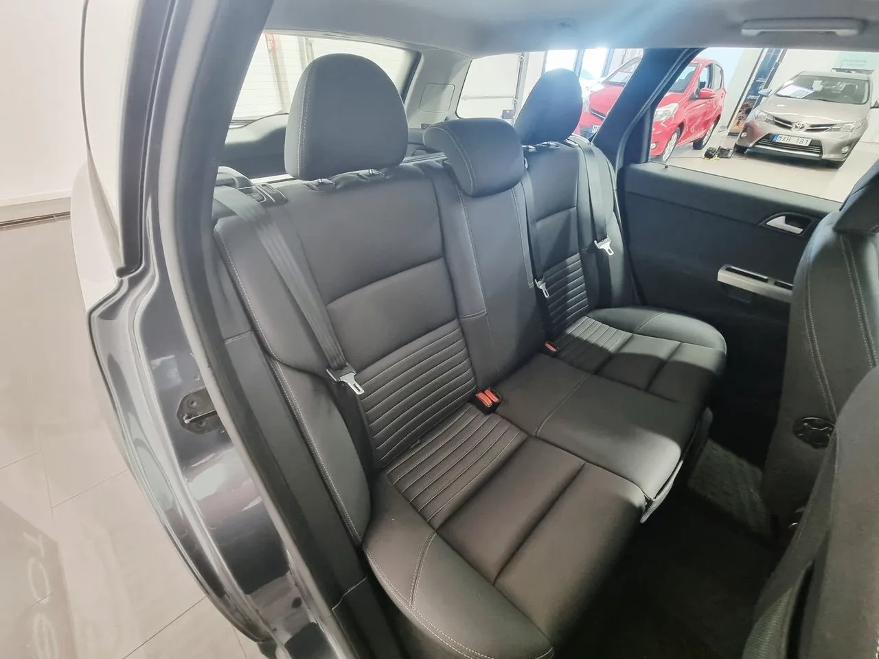 Vehicle image 18