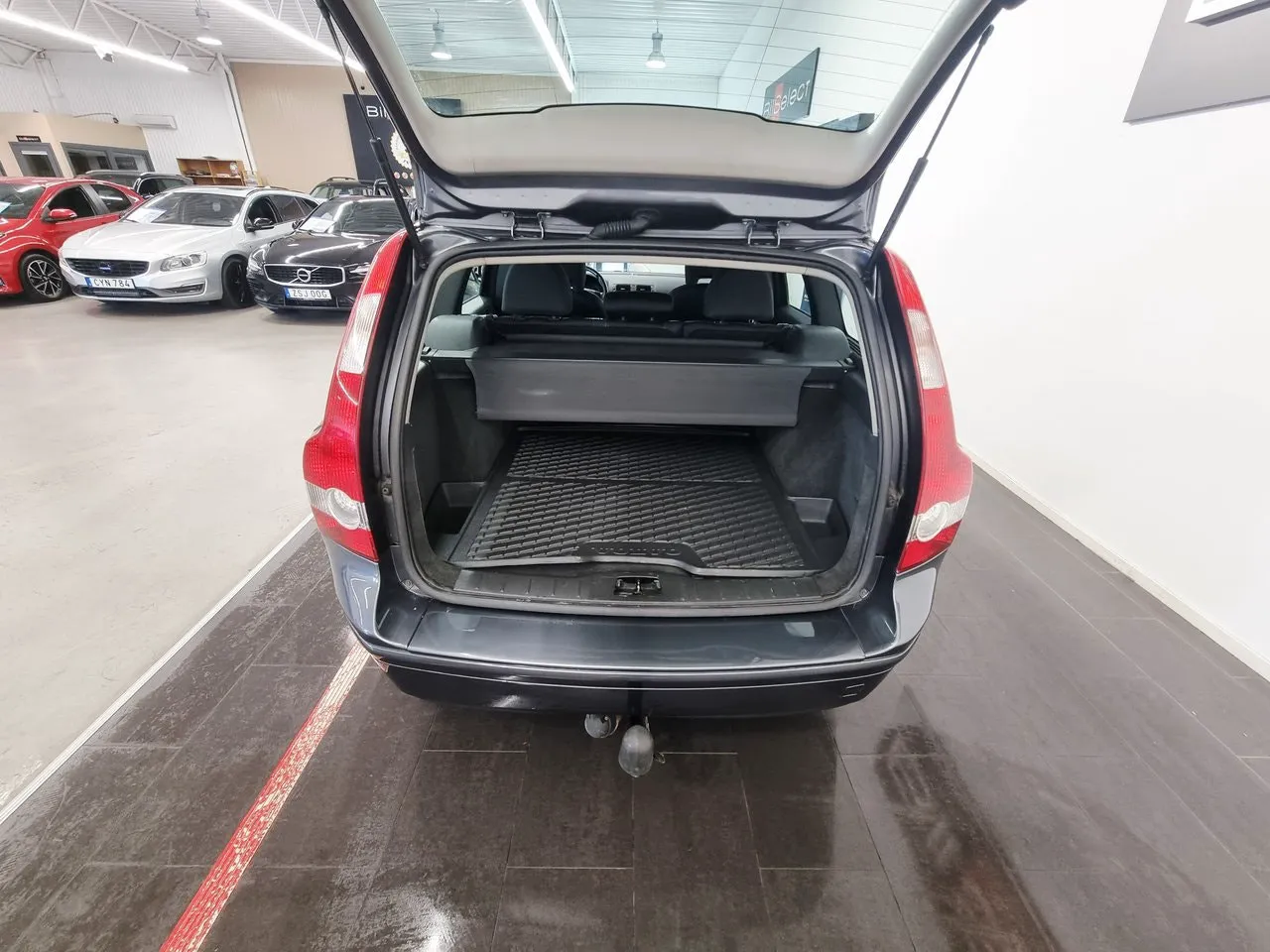 Vehicle image 19