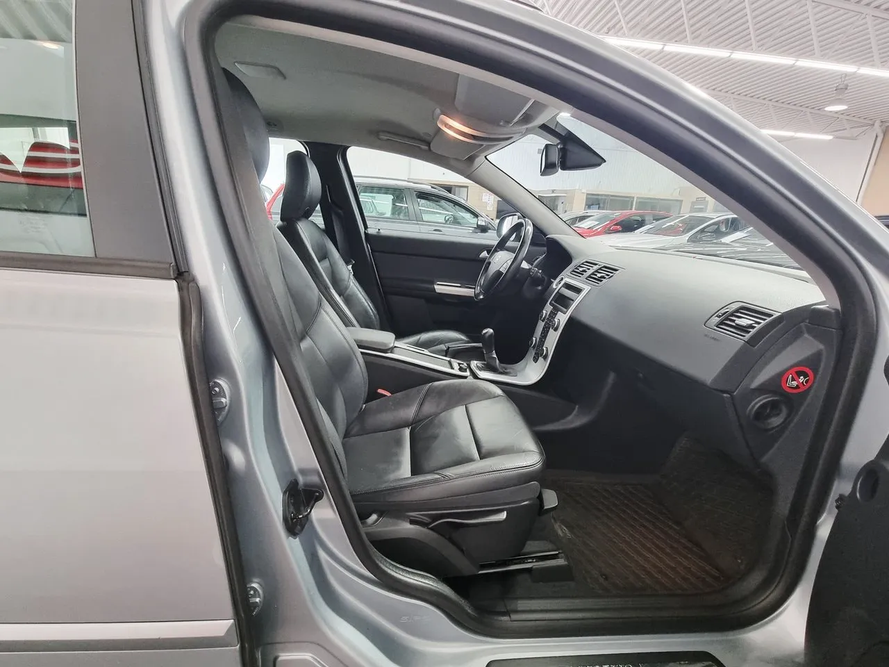 Vehicle image 14