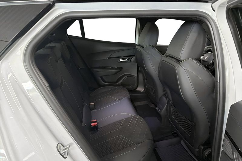 Peugeot e-2008 bild 13