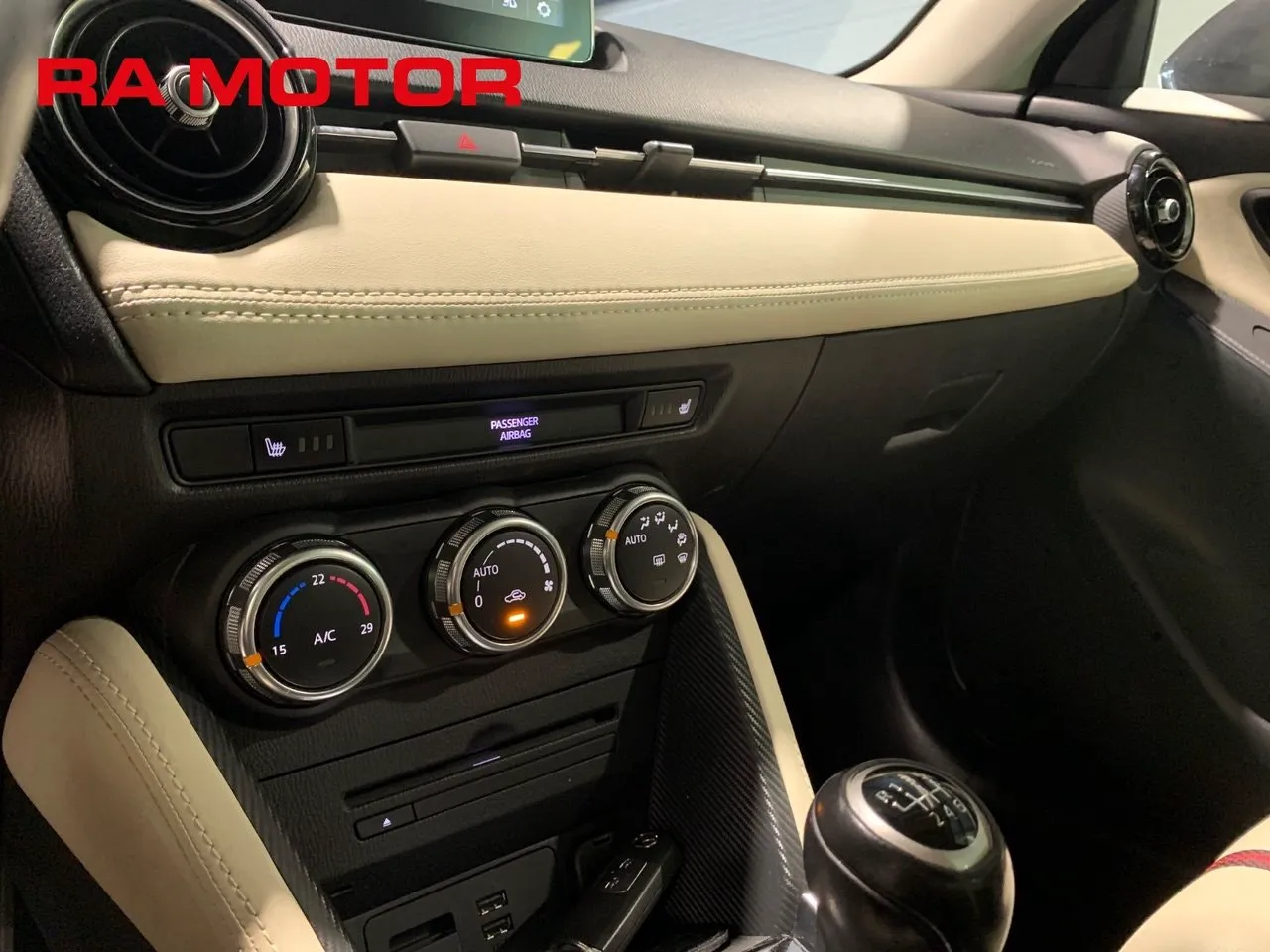 Vehicle image 22