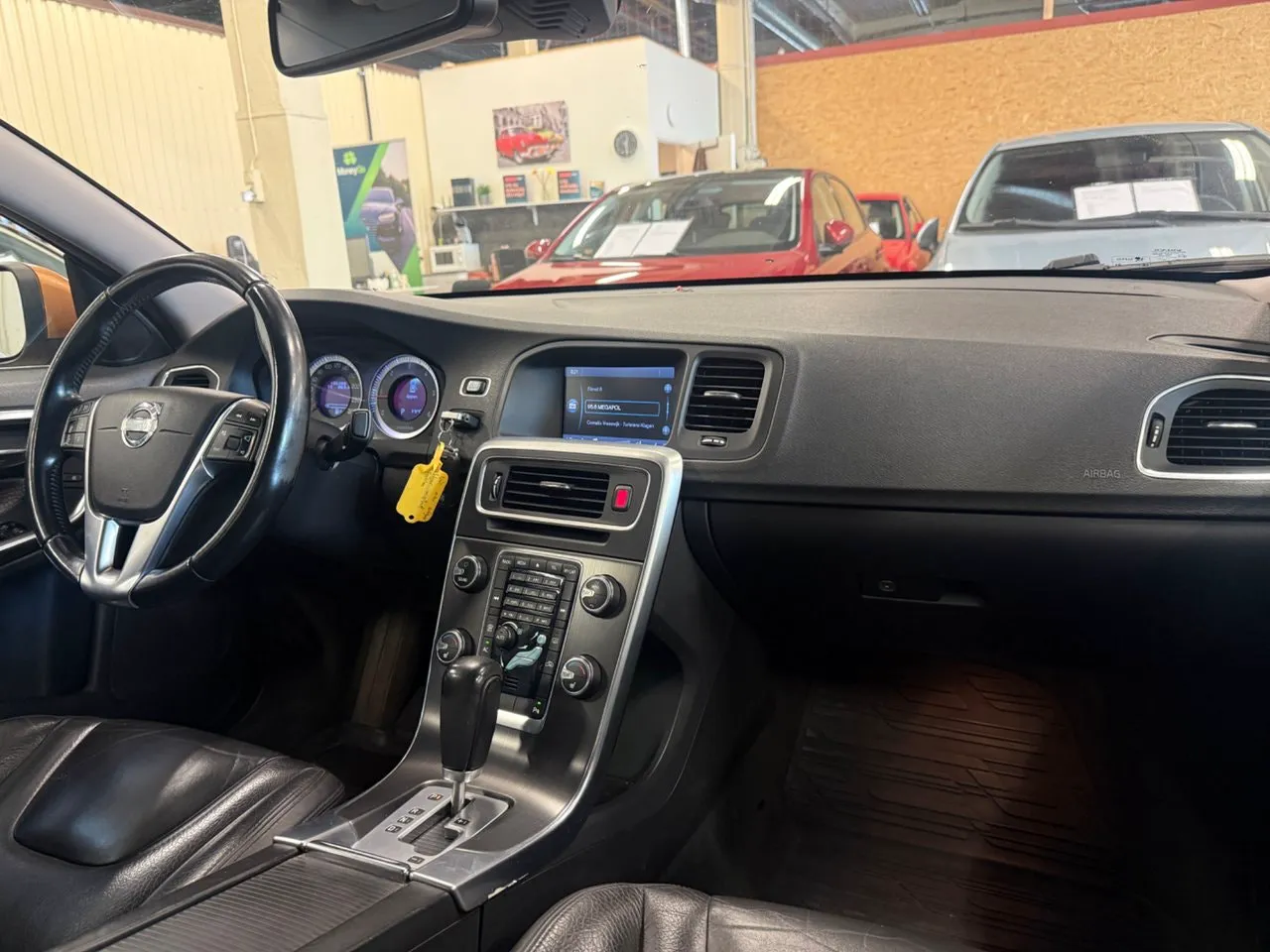 Vehicle image 11