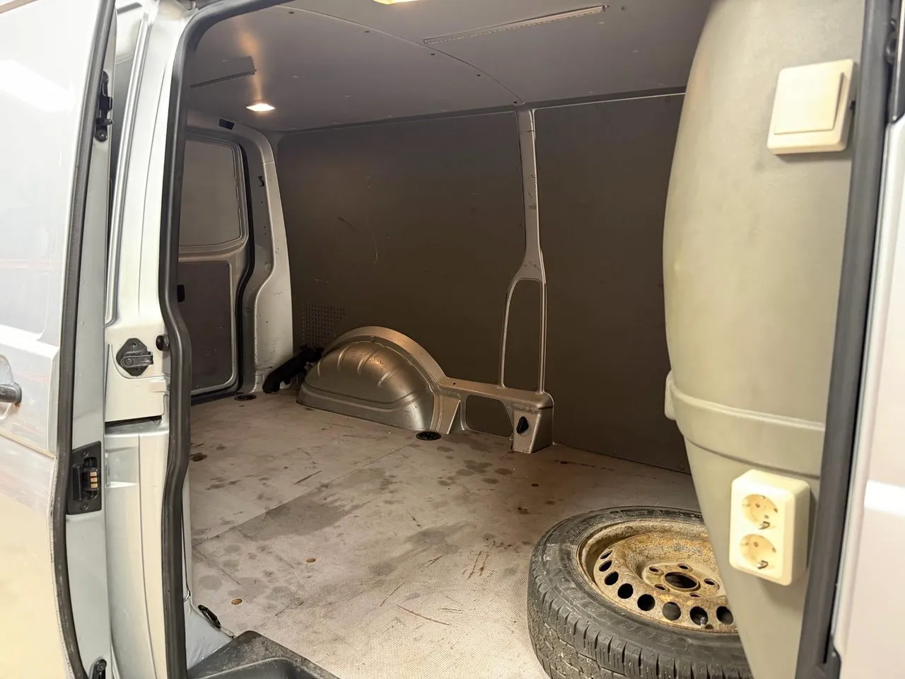 Vehicle image 21
