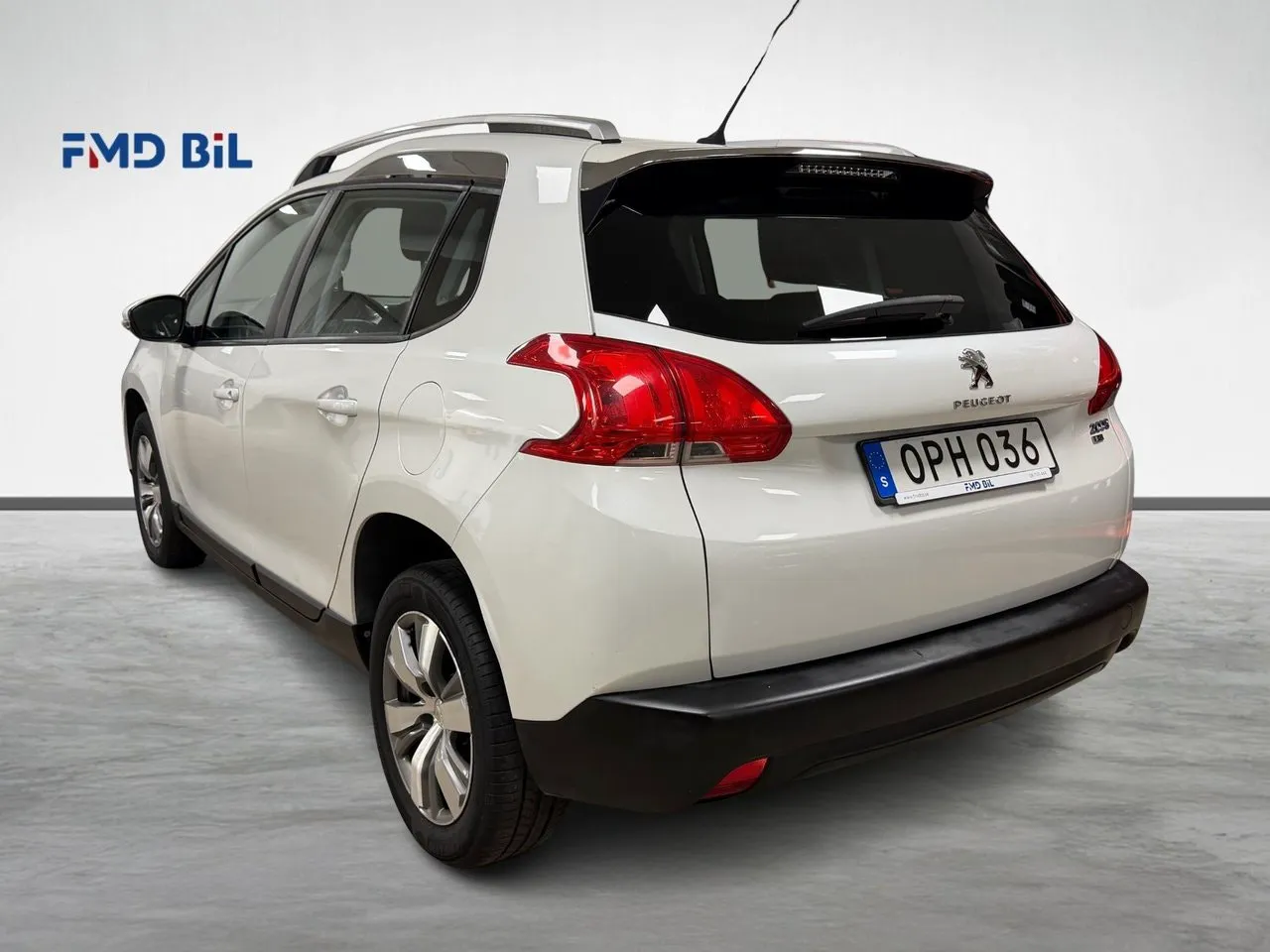Vehicle image 6
