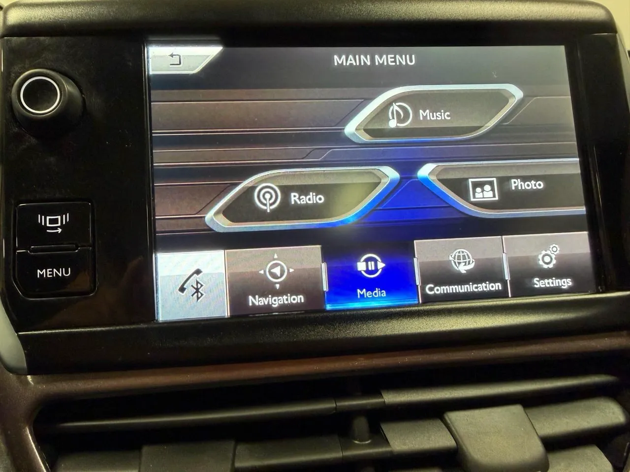 Vehicle image 14