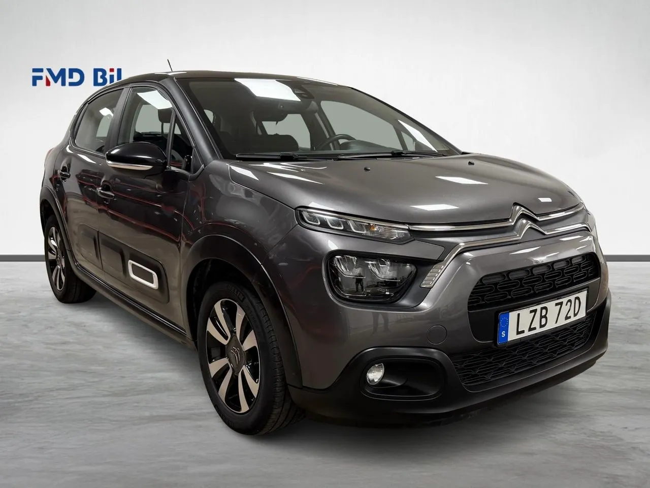 Vehicle image 4