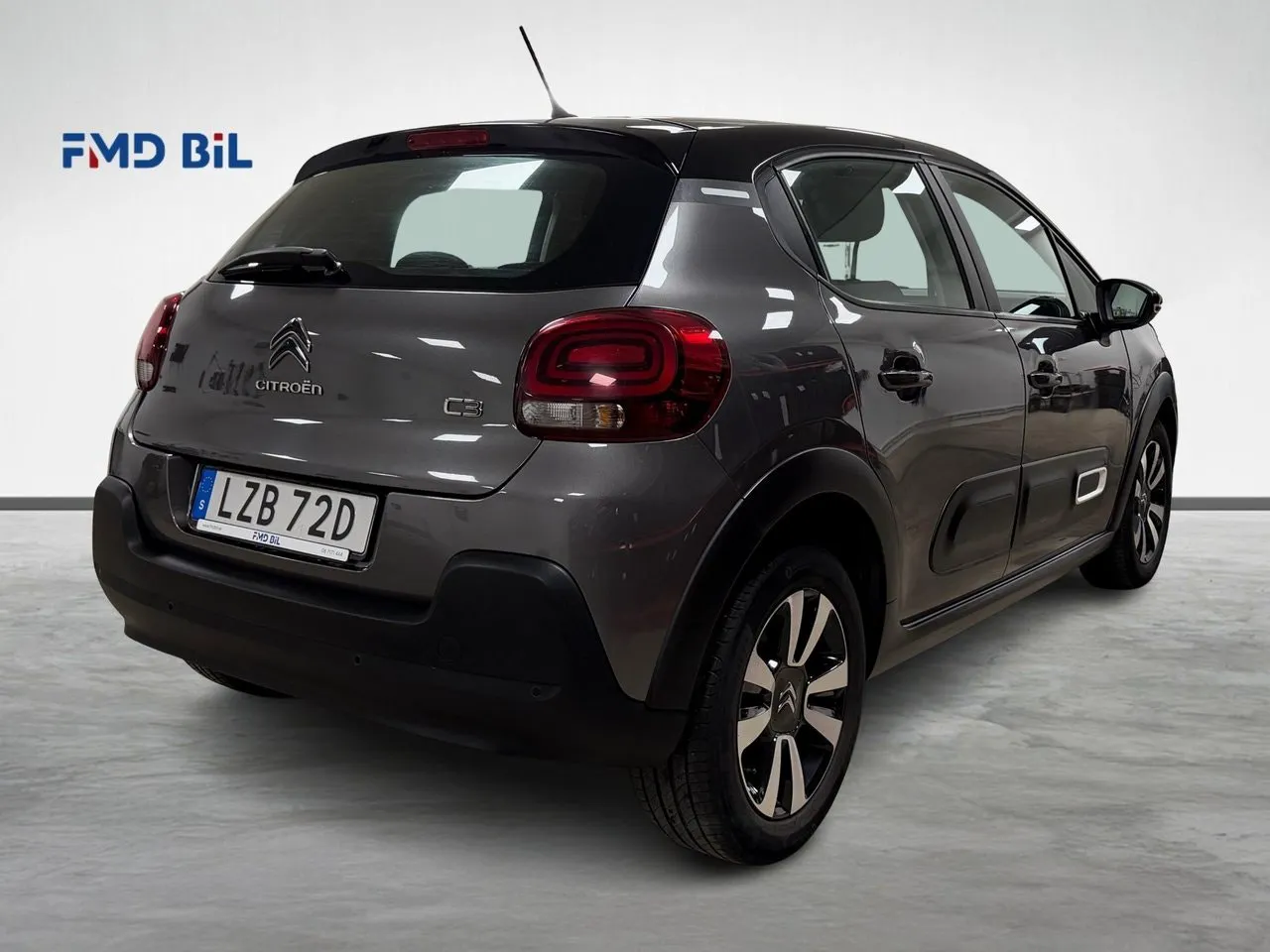 Vehicle image 3