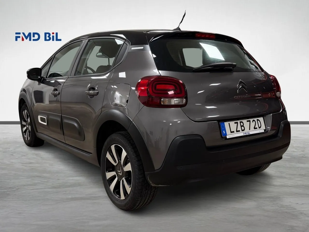 Vehicle image 6