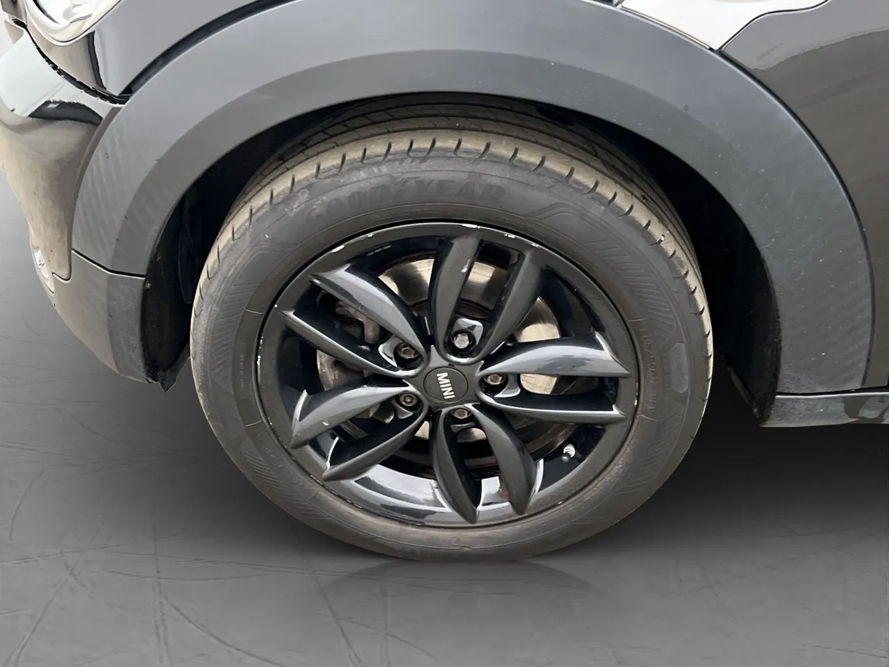 Vehicle image 23