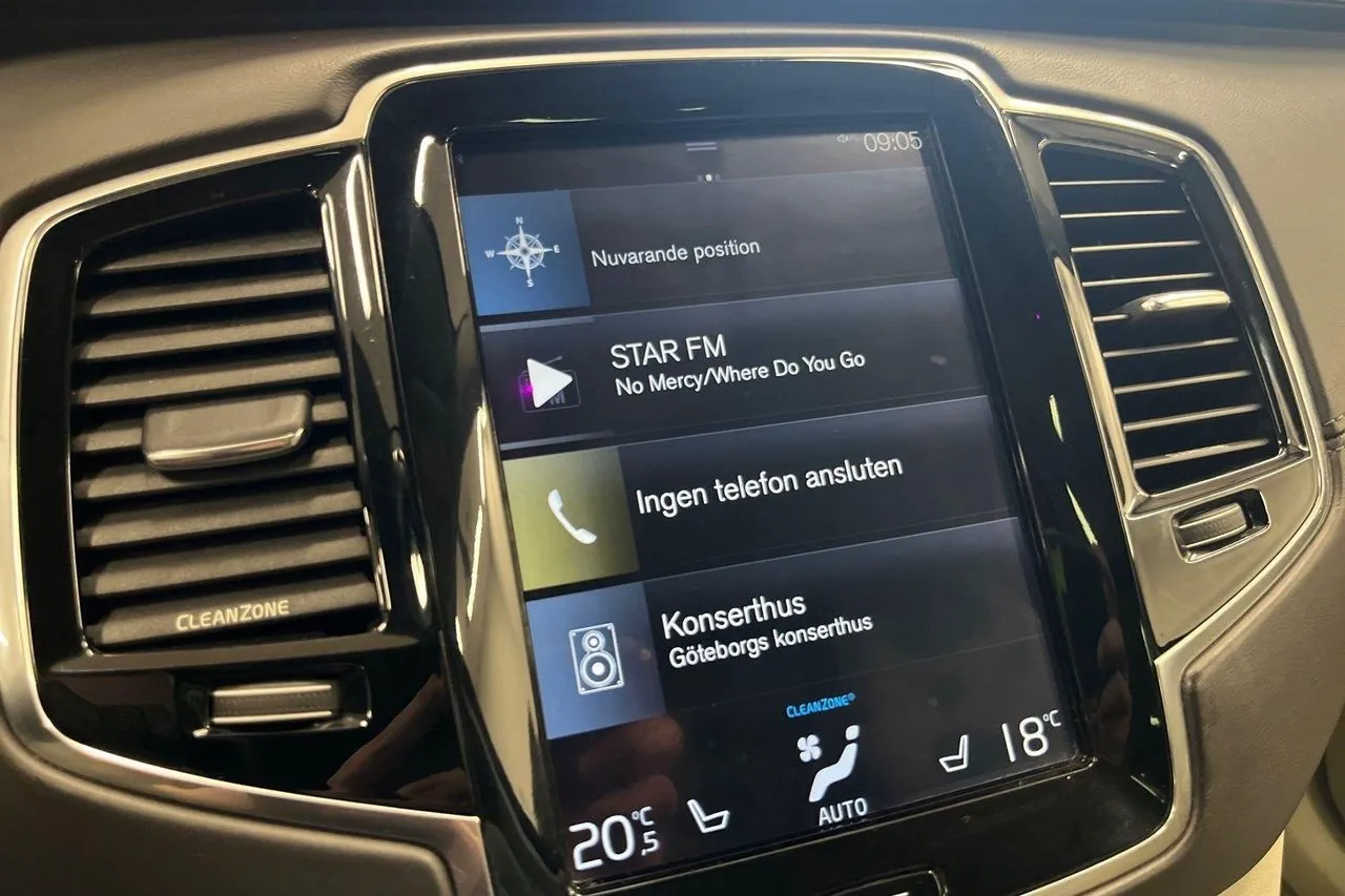 Vehicle image 18