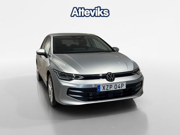 Volkswagen Golf Ny * Lagerbil / Adaptiv farth / Dragkrok - 2026